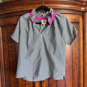 A Shirt Thing Margot Gray Seersucker with Pink Ribbon Collar blouse Small